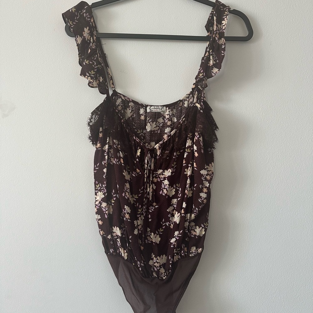 Free People-Floral Ruffle Bodysuit, new without tags, liner still in tact